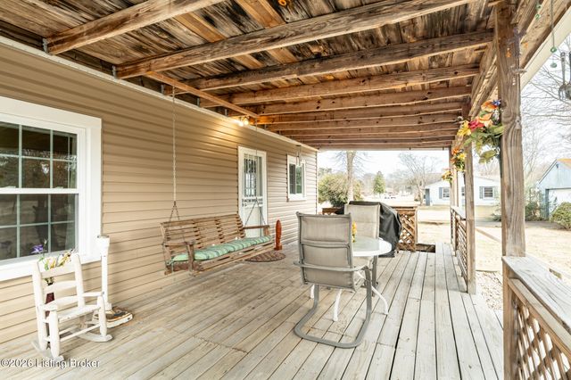 4916 Valley Station Rd, Louisville, KY 40272