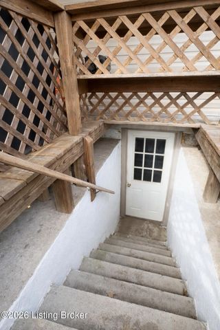 4916 Valley Station Rd, Louisville, KY 40272