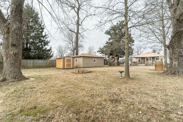 4916 Valley Station Rd, Louisville, KY 40272