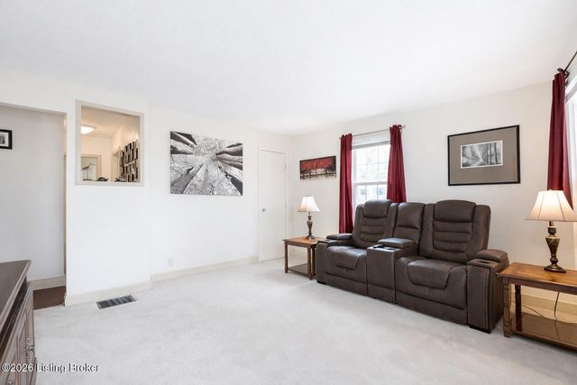 4916 Valley Station Rd, Louisville, KY 40272