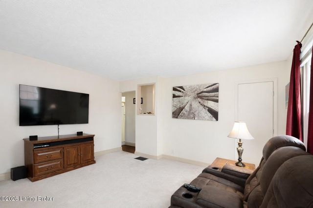 4916 Valley Station Rd, Louisville, KY 40272