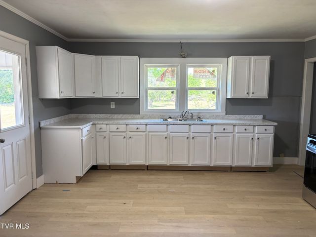 661 Swift Hollow Road, Mountain City, TN 37683