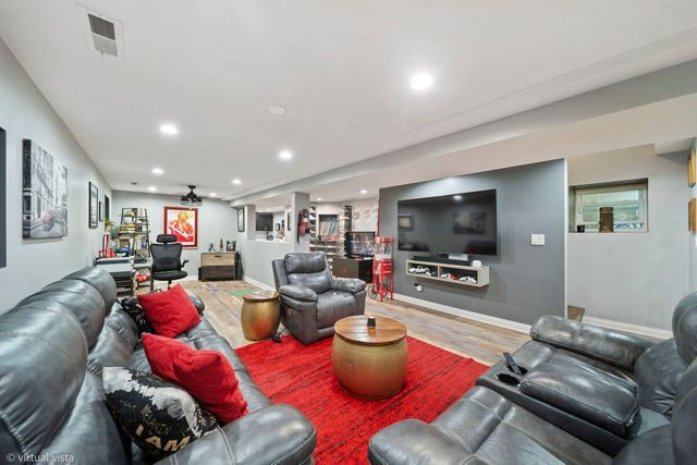 4818 S Evans Avenue, Chicago, IL 60615