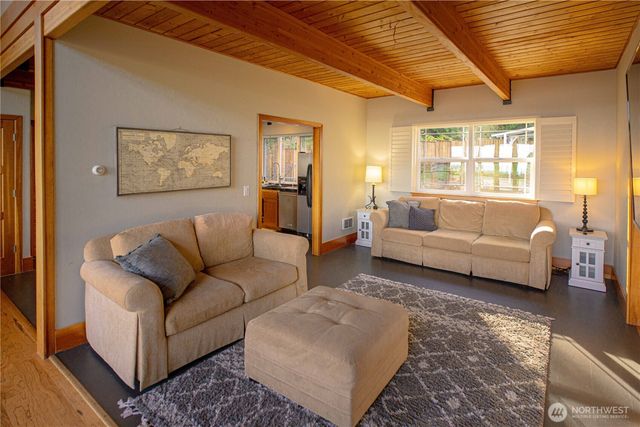 3530 W Sequim Bay Road, Sequim, WA 98382