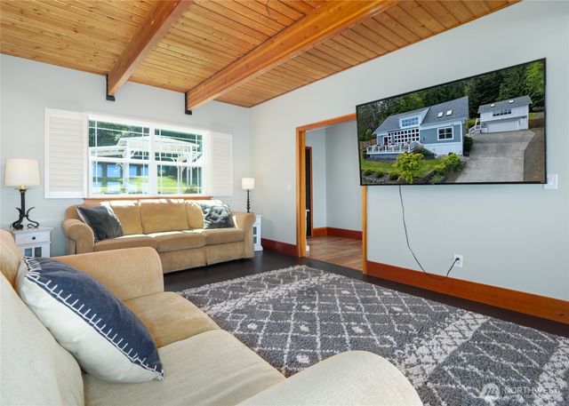 3530 W Sequim Bay Road, Sequim, WA 98382