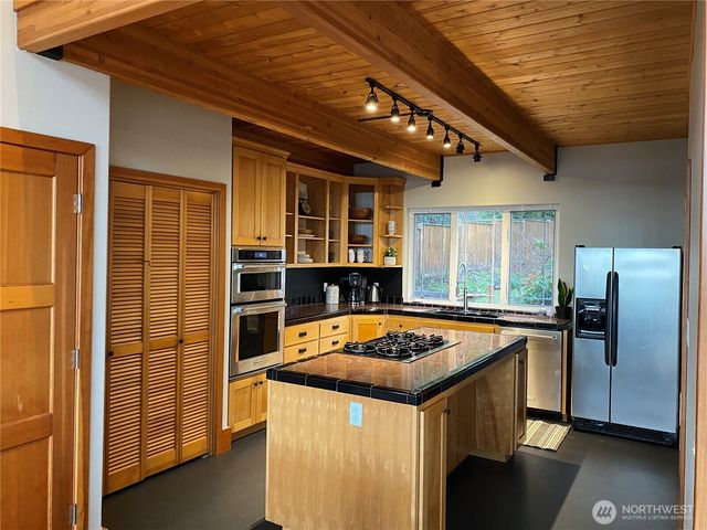 3530 W Sequim Bay Road, Sequim, WA 98382