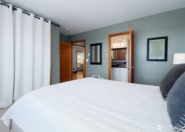 3530 W Sequim Bay Road, Sequim, WA 98382