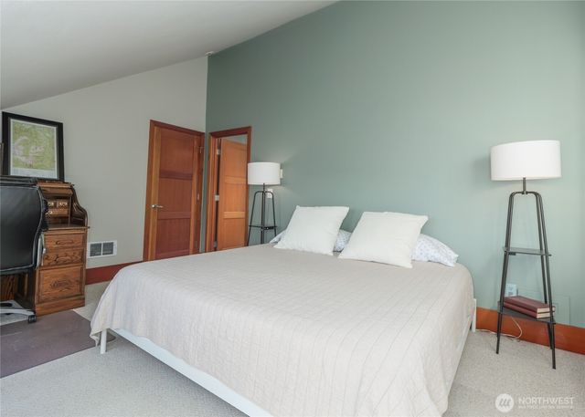 3530 W Sequim Bay Road, Sequim, WA 98382