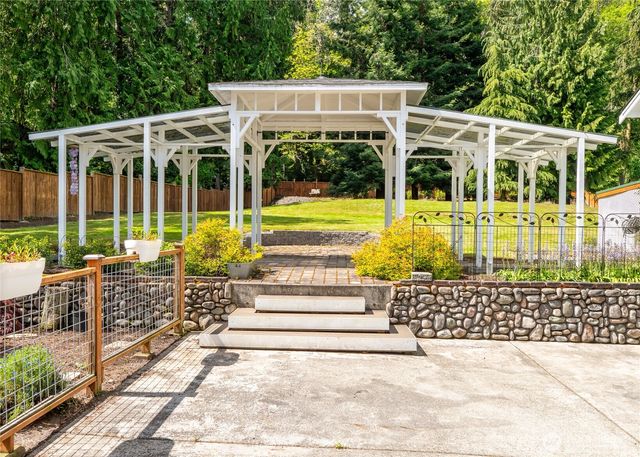 3530 W Sequim Bay Road, Sequim, WA 98382