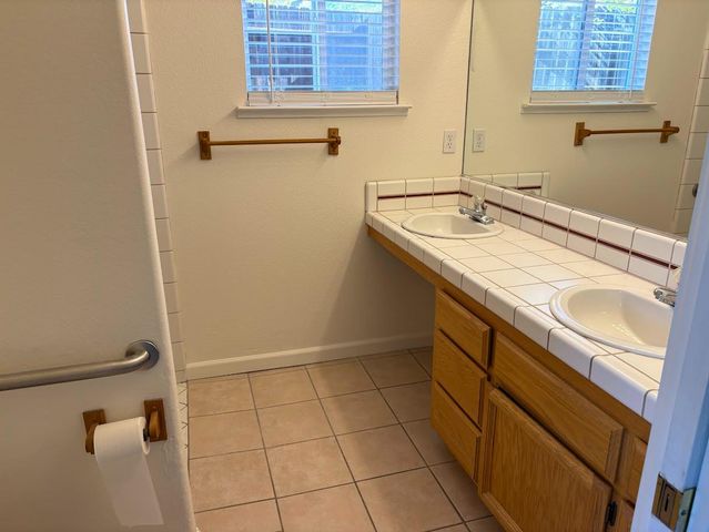 11919 Brooke Crest Dr, Auburn, CA 95602