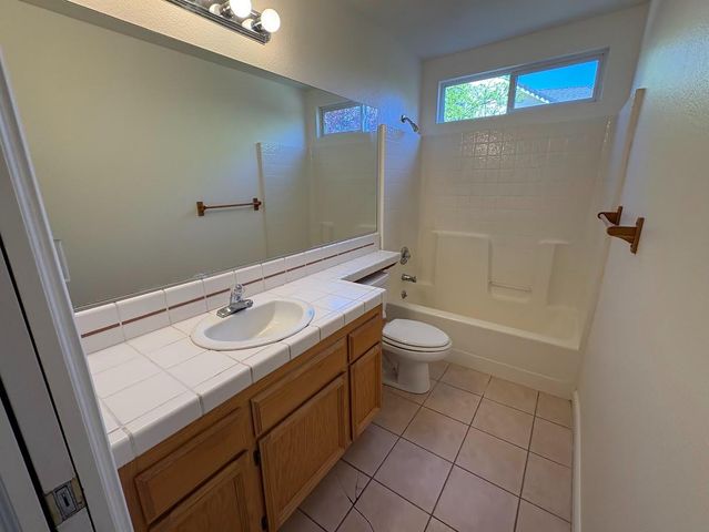 11919 Brooke Crest Dr, Auburn, CA 95602