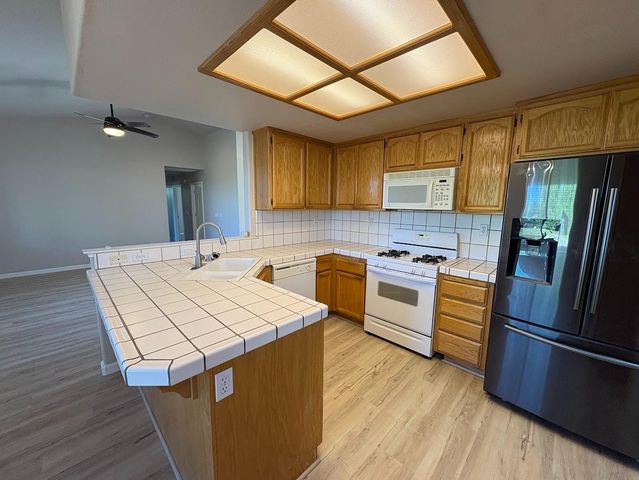 11919 Brooke Crest Dr, Auburn, CA 95602