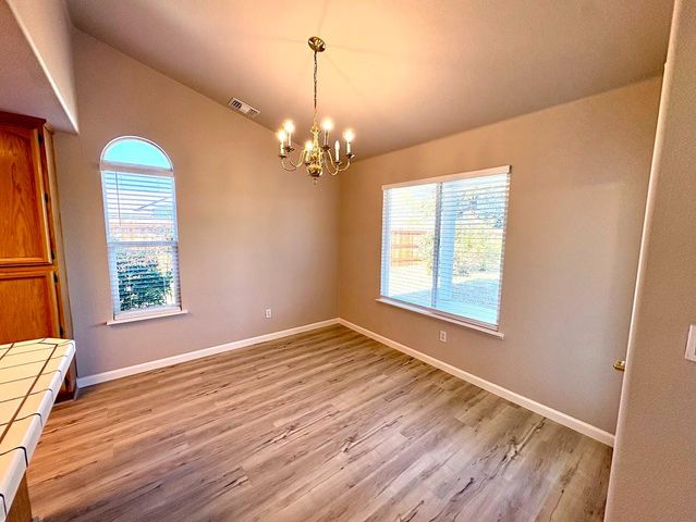 11919 Brooke Crest Dr, Auburn, CA 95602