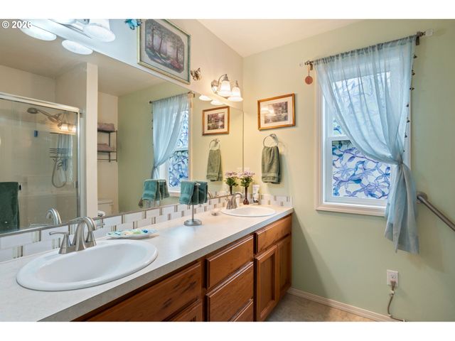 628 STONE VIEW Way, Kalama, WA 98625