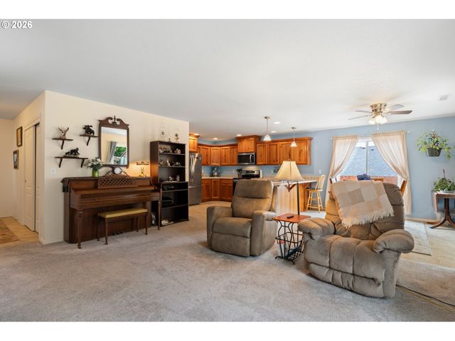 628 STONE VIEW Way, Kalama, WA 98625