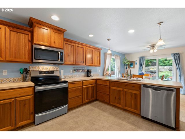 628 STONE VIEW Way, Kalama, WA 98625