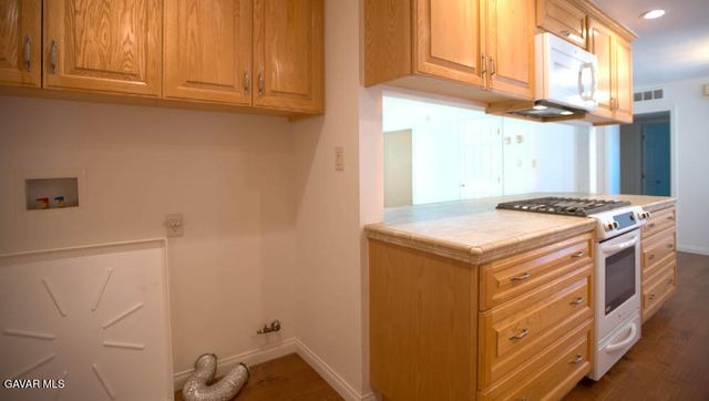 1015 W Avenue J7, Lancaster, CA 93534