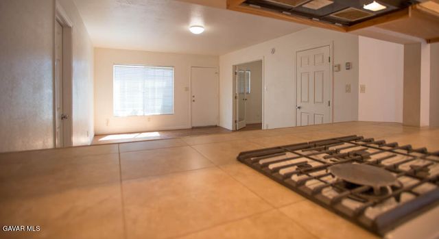 1015 W Avenue J7, Lancaster, CA 93534