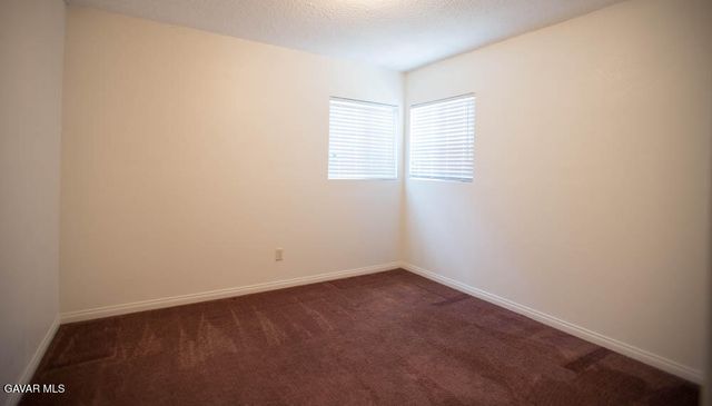 1015 W Avenue J7, Lancaster, CA 93534