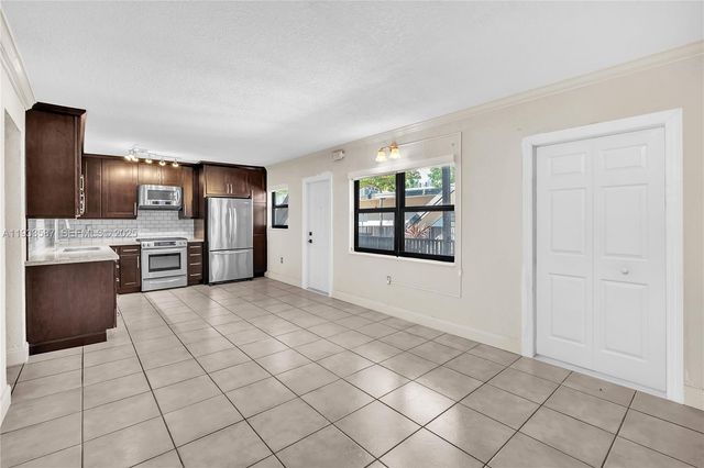 3265 Virginia St 21, Miami, FL 33133