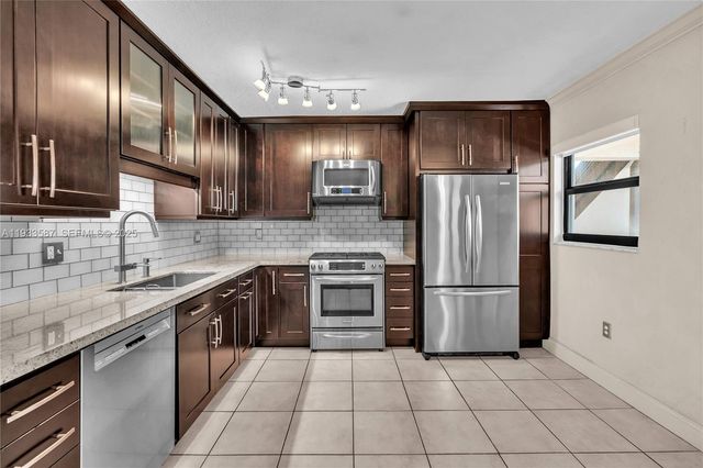 3265 Virginia St 21, Miami, FL 33133