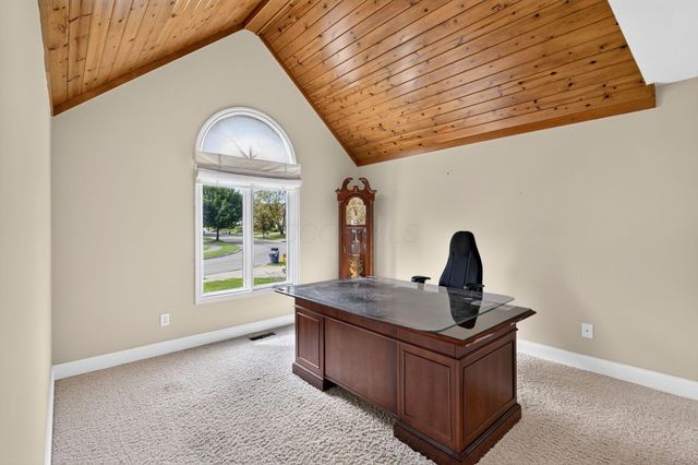 206 Baranof W, Westerville, OH 43081