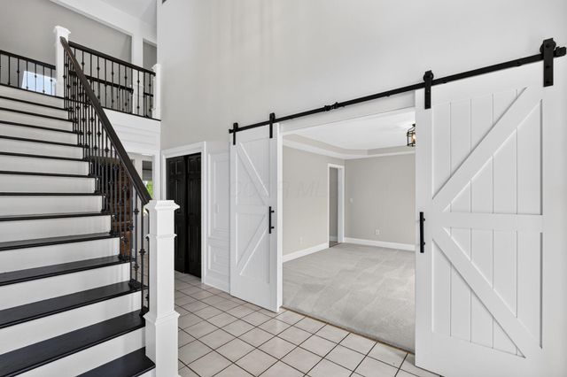 206 Baranof W, Westerville, OH 43081