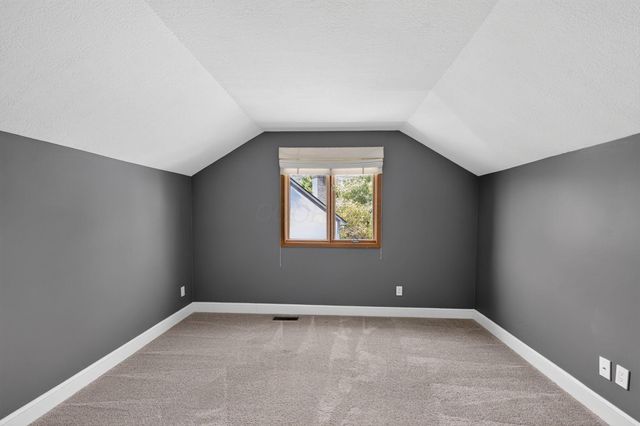 206 Baranof W, Westerville, OH 43081