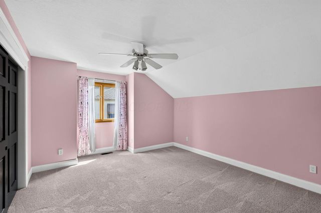 206 Baranof W, Westerville, OH 43081