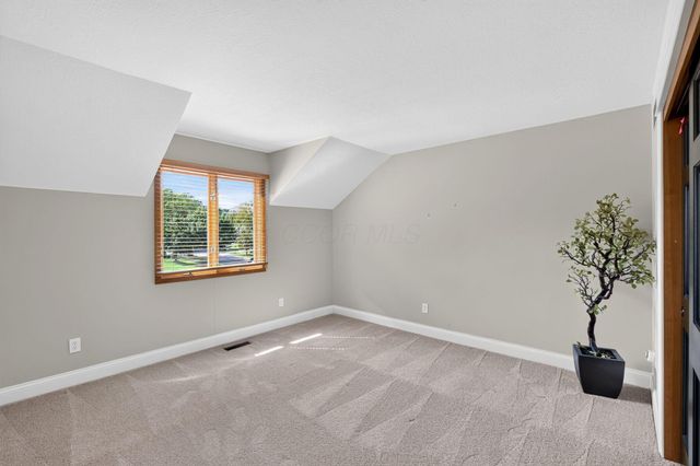 206 Baranof W, Westerville, OH 43081