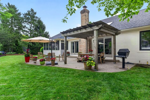 206 Baranof W, Westerville, OH 43081