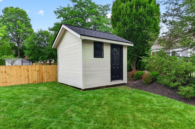 206 Baranof W, Westerville, OH 43081