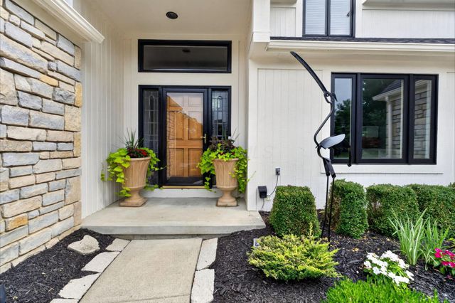 206 Baranof W, Westerville, OH 43081