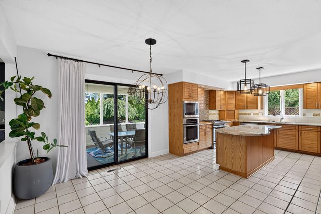 206 Baranof W, Westerville, OH 43081