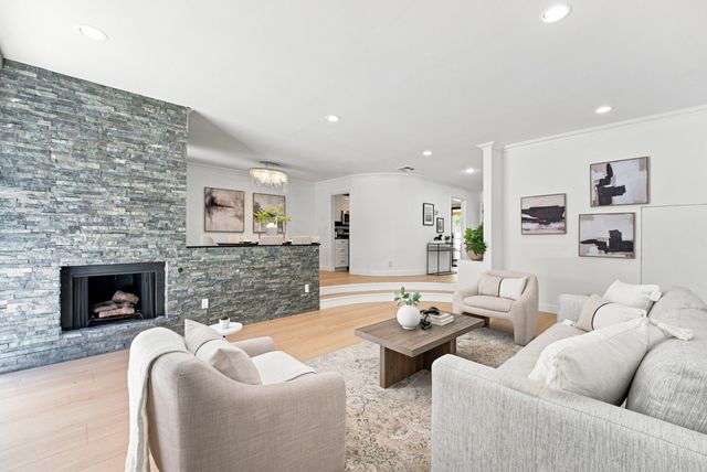 5243 Yarmouth Avenue 31, Encino, CA 91316