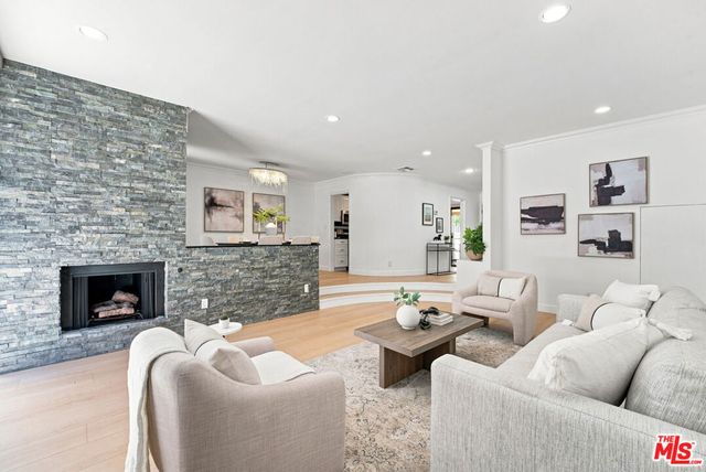 5243 Yarmouth Avenue 31, Encino, CA 91316