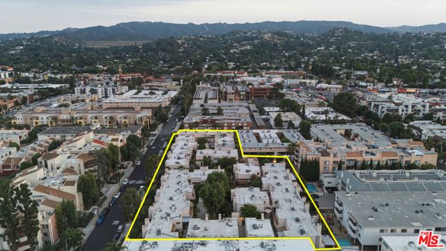5243 Yarmouth Avenue 31, Encino, CA 91316
