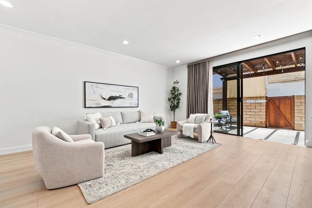 5243 Yarmouth Avenue 31, Encino, CA 91316