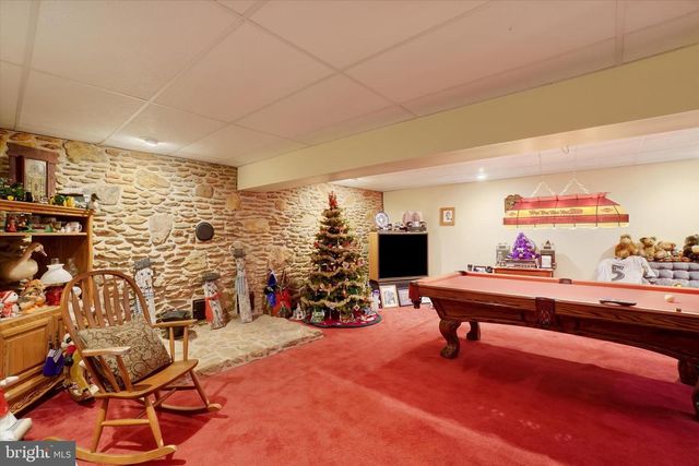 1067 HAMETOWN RD, Glen Rock, PA 17327