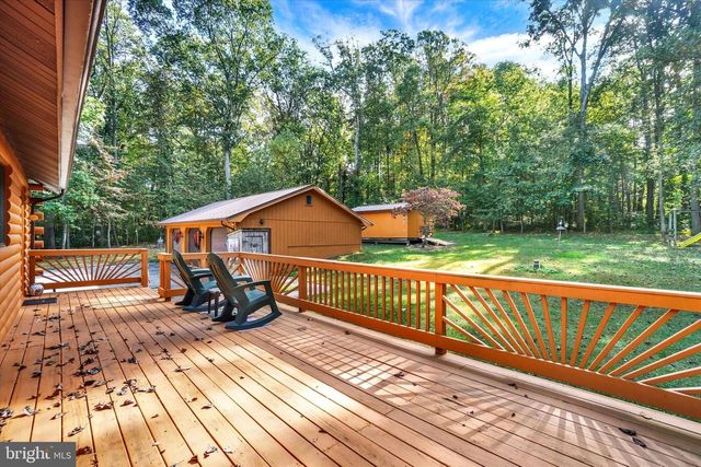 1067 HAMETOWN RD, Glen Rock, PA 17327