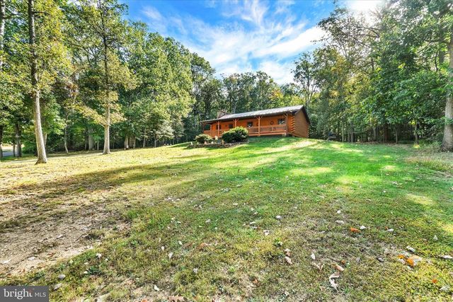 1067 HAMETOWN RD, Glen Rock, PA 17327