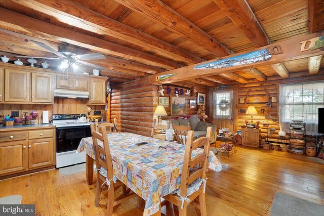 1067 HAMETOWN RD, Glen Rock, PA 17327