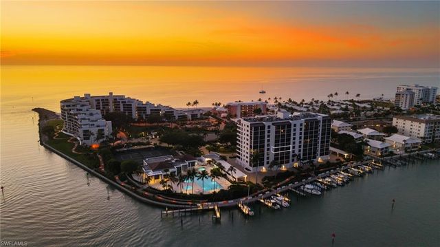 2400 Gulf Shore BLVD N 402, Naples, FL 34103