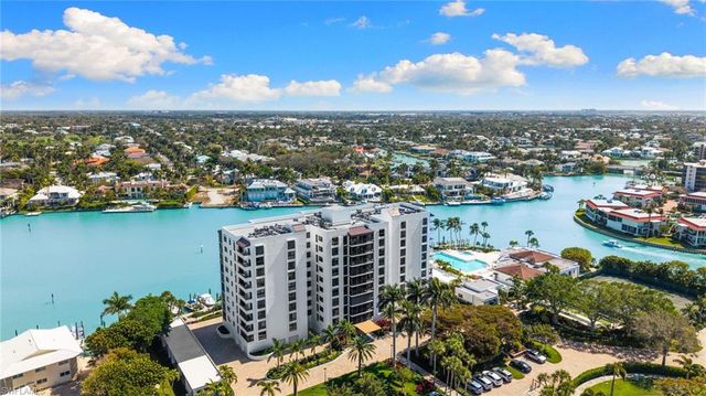 2400 Gulf Shore BLVD N 402, Naples, FL 34103