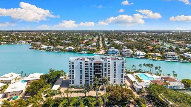 2400 Gulf Shore BLVD N 402, Naples, FL 34103