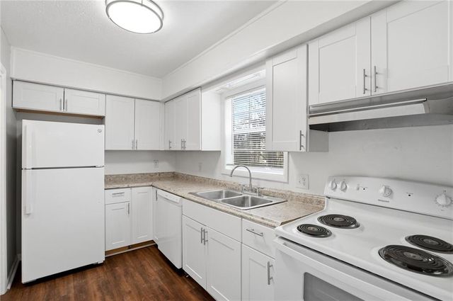 1069 Laurel Lane NW, Conyers, GA 30012