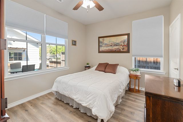 122 Redondo Drive, Gun Barrel City, TX 75156