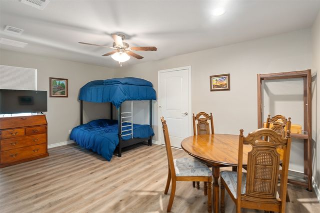 122 Redondo Drive, Gun Barrel City, TX 75156