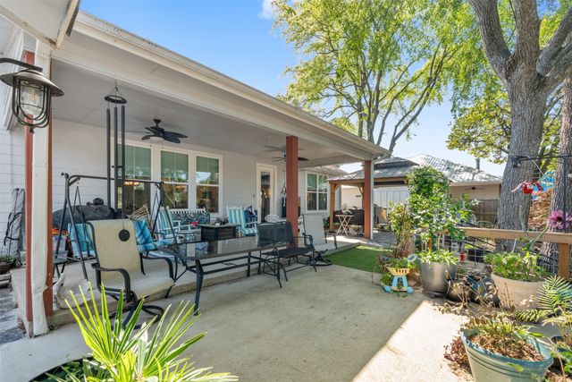 122 Redondo Drive, Gun Barrel City, TX 75156