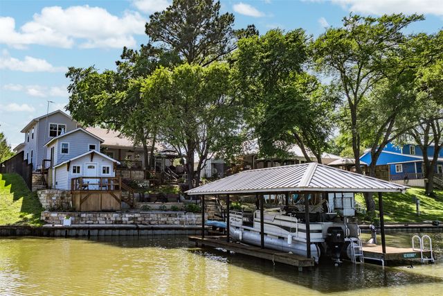 122 Redondo Drive, Gun Barrel City, TX 75156